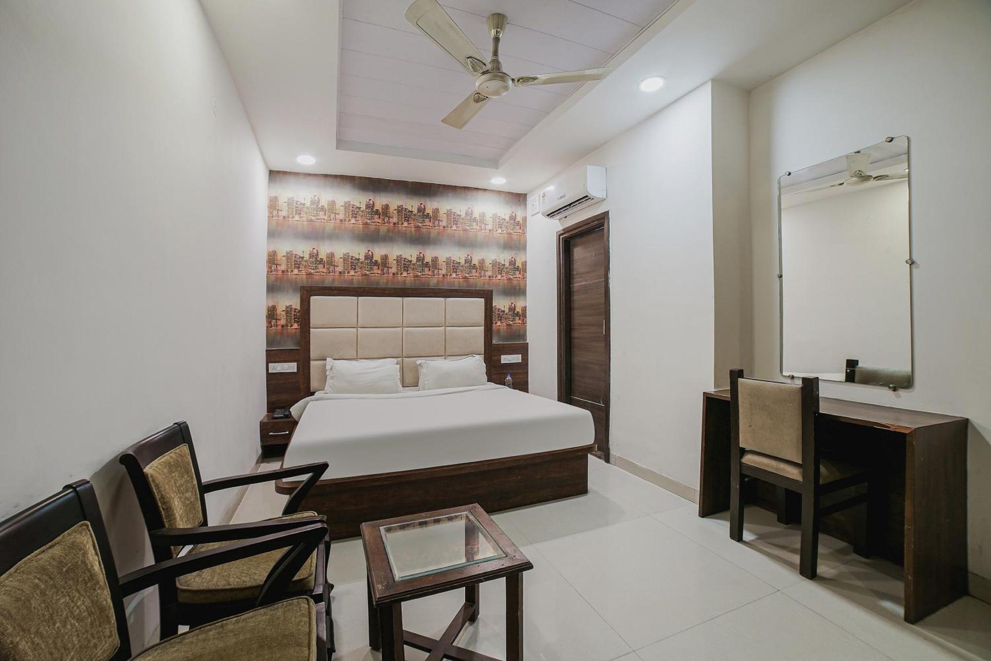 Townhouse Hollywood Heights Hotel Amritsar Exterior photo